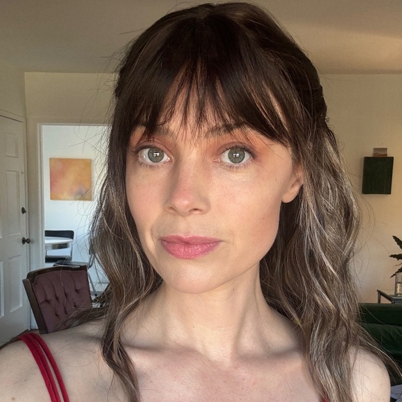 Brunette wig